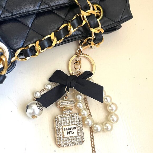 NWT Perfume bottle №5 Rhinestone/Pearls Crystal Bag Charm Pendant Key Ho… - Picture 7 of 8